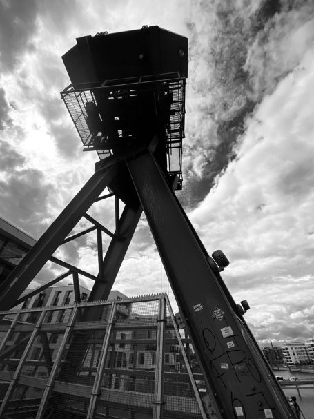 Alter Hafenkran - Hafenquartier Offenbach